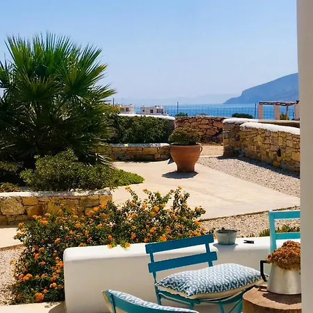 Theia - Selene: Charming Beachside In Koufonissi Apartment *